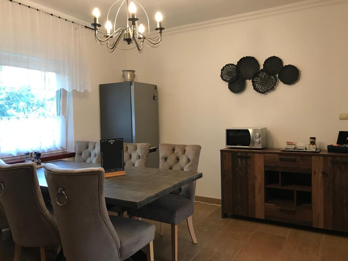 Appartamento Eden Apartman Algyo Esterno foto