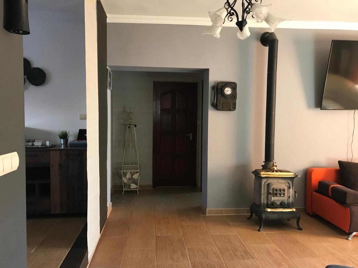 Eden Apartman Algyo Esterno foto