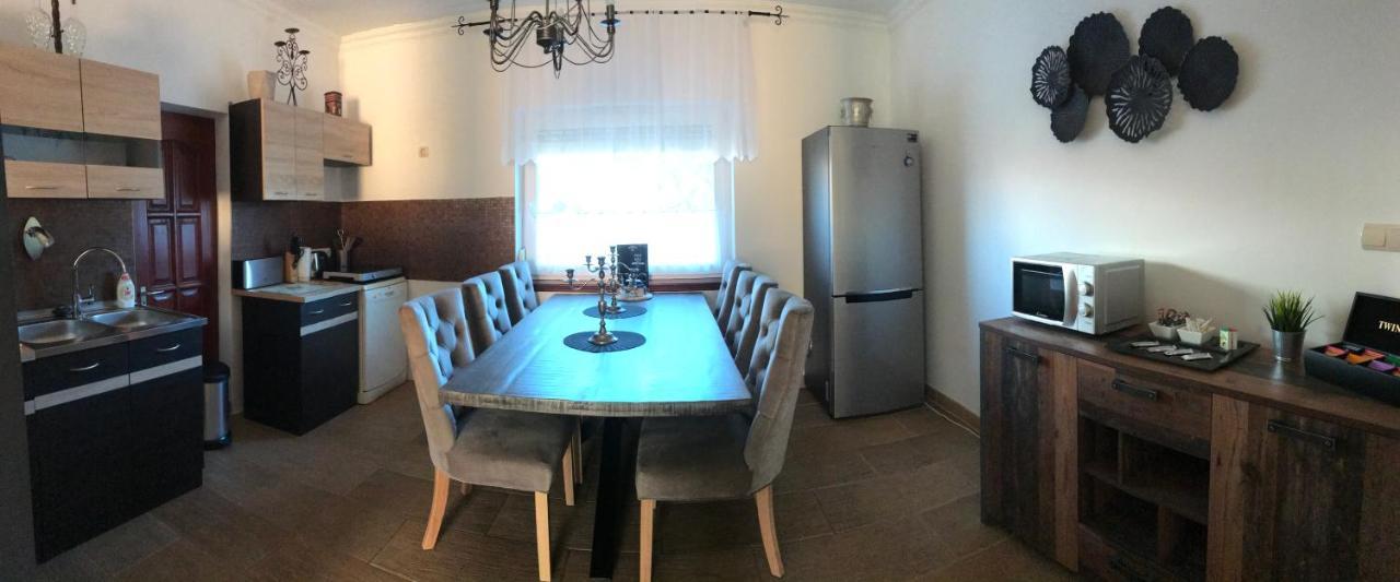 Eden Apartman Algyo Esterno foto